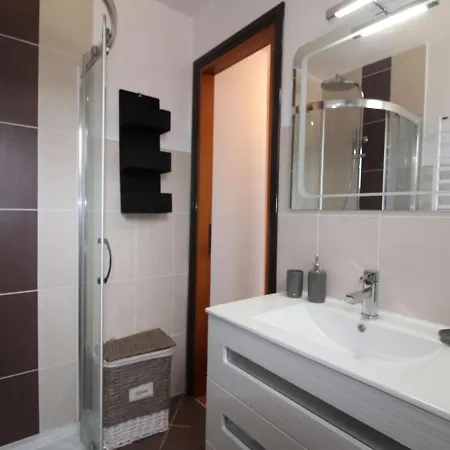 Borgo, 2 Pieces, 4 Personnes - Fr-1-650-10 * Borgo (Corsica)